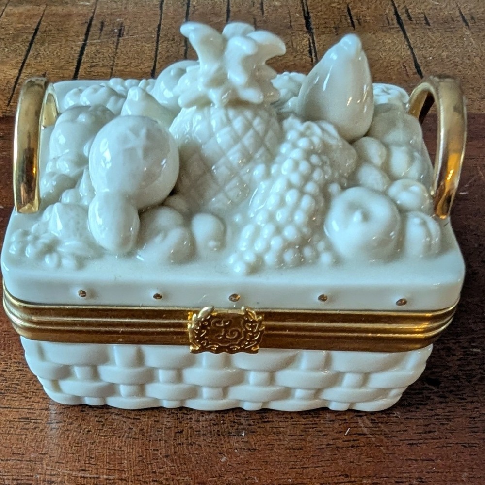 Vtg Lenox Treasures Fruits of Life‎ Porcelain Hinged Trinket Box 24k Gold Trim